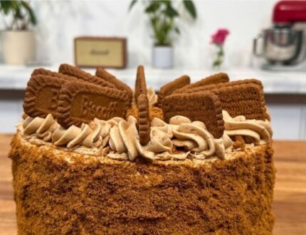 Delicious Biscoff Buttercream Drizzle Cake