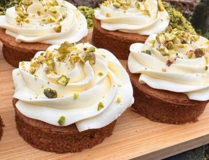 How to make Banana Cake with Cream Cheese Frosting and Pistachios