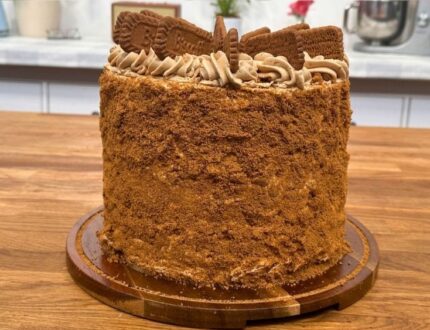 Delicious Biscoff Buttercream Drizzle Cake