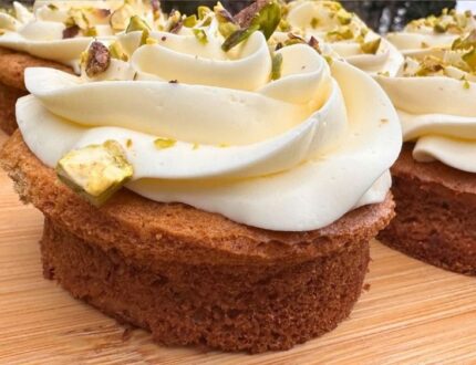 How to make Banana Cake with Cream Cheese Frosting and Pistachios
