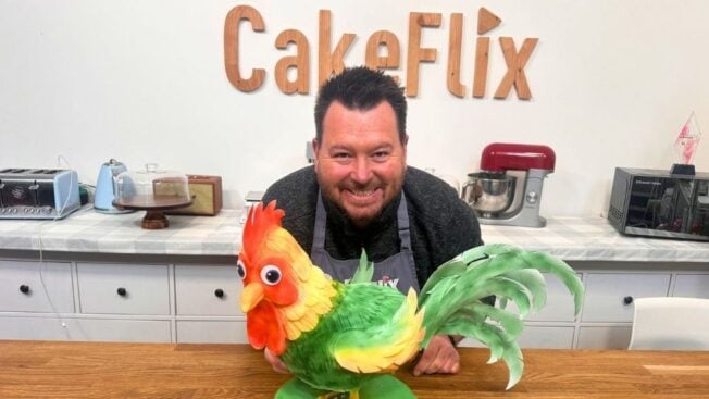 3D rooster cake tutorial