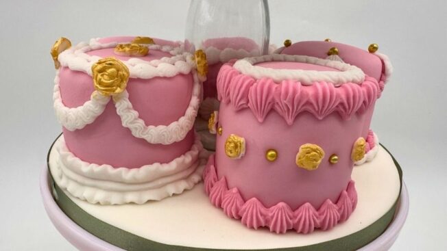 Lambeth Bento Wedding Cake Tutorial