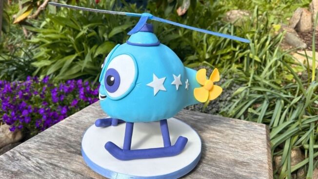 Cartoon Helicopter Cake Tutorial