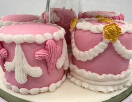 Lambeth Bento Wedding Cake Tutorial